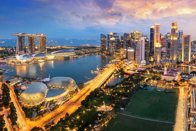 Singapore Marina Bay skyline at dusk